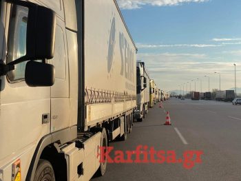 Θεσσαλονίκη: Ακινητοποιημένα δεκάδες φορτηγά στα Μάλγαρα (ΦΩΤΟ)