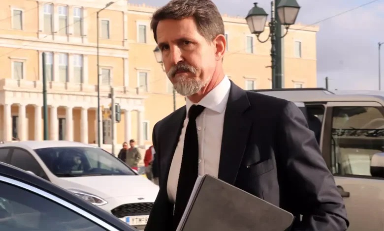 Τι θα κάνει ο Παύλος τελικά;