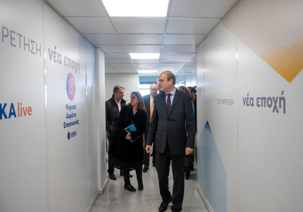 Κ. Χατζηδάκης: Τα 3+10 πρότυπα υποκαταστήματα σε όλη την Ελλάδα δείχνουν το νέο πρόσωπο του ΕΦΚΑ