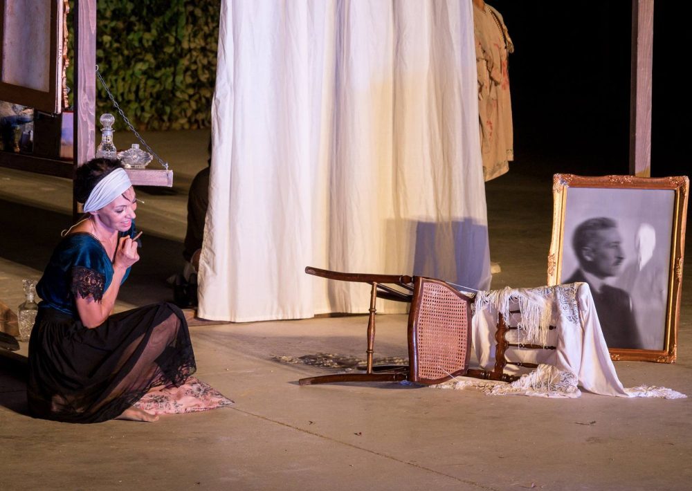 «Tο Αγρίμι» με την Δήμητρα Παπαδήμα στο Θέατρο Αμαλία