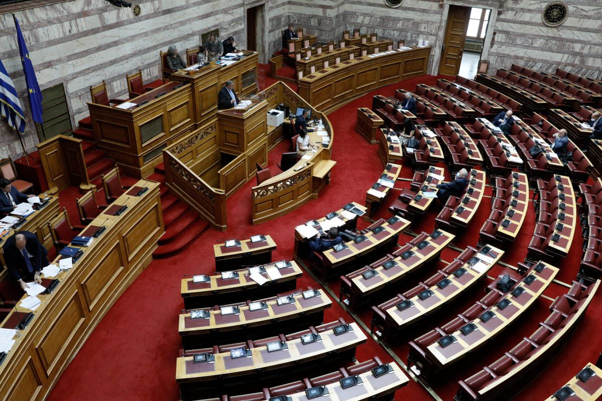 Στην Ολομέλεια η τροπολογία για το κόμμα Κασιδιάρη – Τι προβλέπει