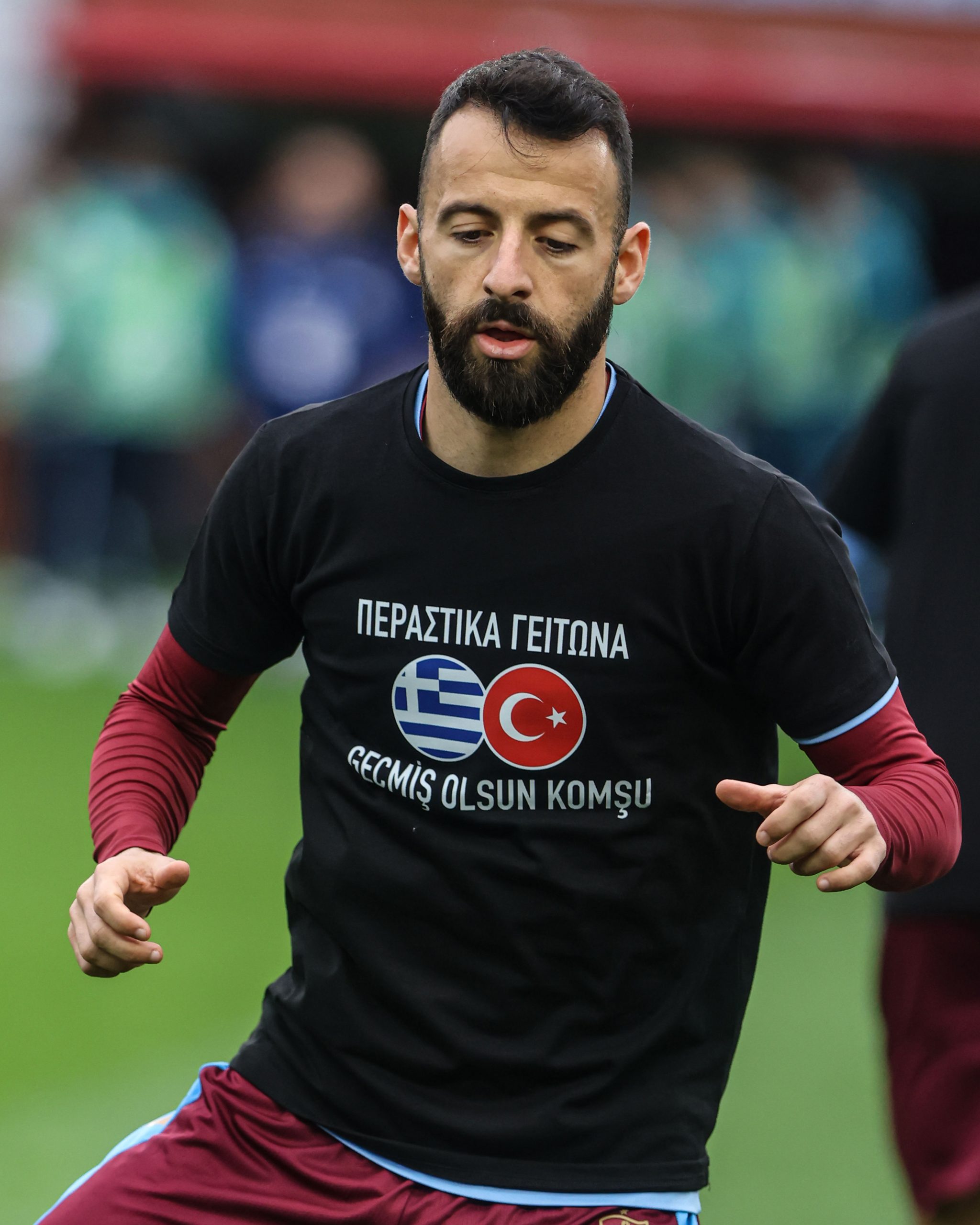 Τραγωδία στα Τέμπη: Μπλουζάκια συμπαράστασης από τους παίκτες της Τραμπζονσπόρ