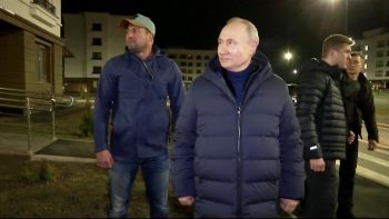 Επίσκεψη Πούτιν στην κατεχόμενη Μαριούπολη (VID)