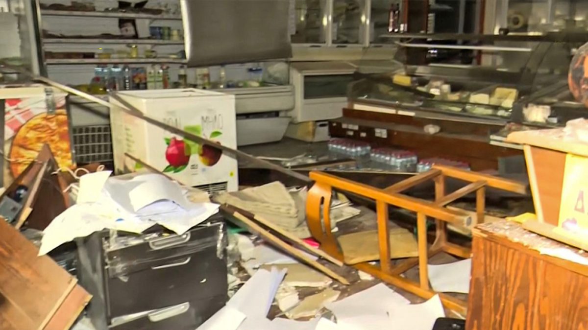 Έβαλαν βόμβα σε παντοπωλείο στη Νέα Ερυθραία