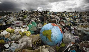 Παγκόσμια Ημέρα Μηδενικών Αποβλήτων: Η ανθρωπότητα αντιμετωπίζει τον πλανήτη μας σαν χωματερή