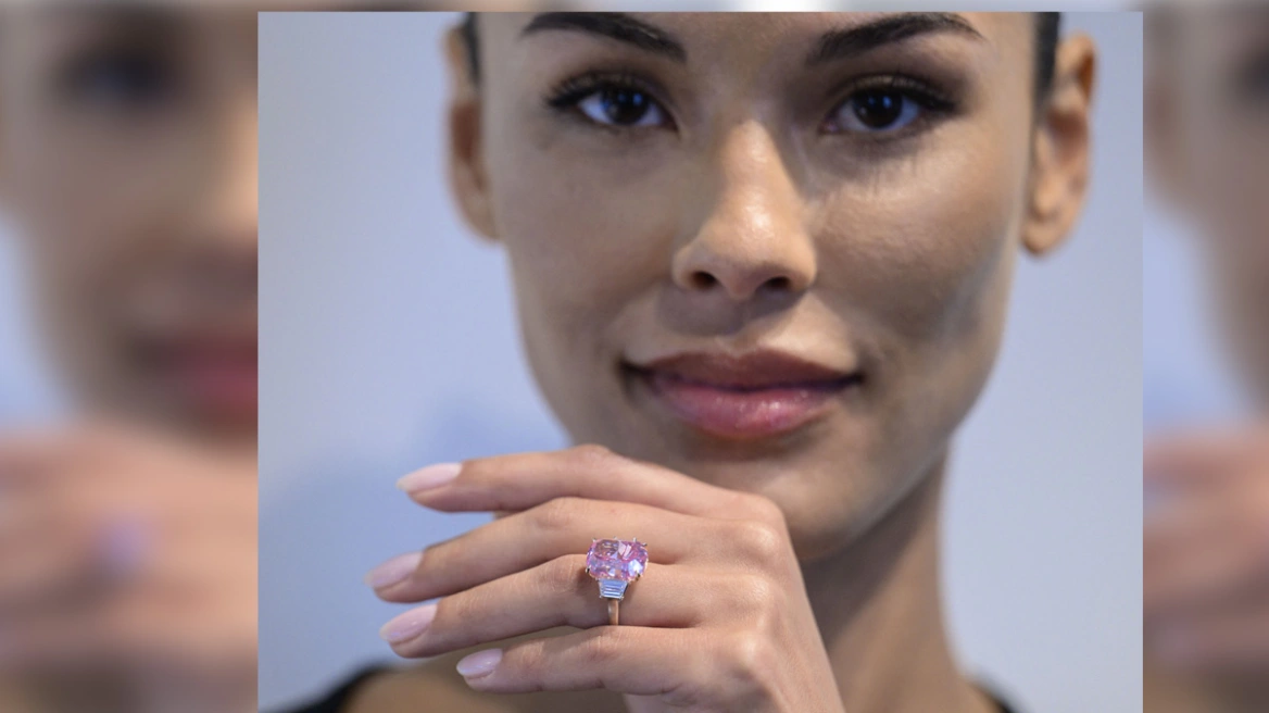 ΗΠΑ: Σε δημοπρασία σπάνιο ροζ διαμάντι εκατ. δολλαρίων (ΦΩΤΟ + Video)