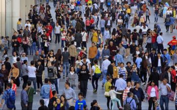 Το Πεκίνο καταγράφει την πρώτη μείωση του πληθυσμού του από το 2003