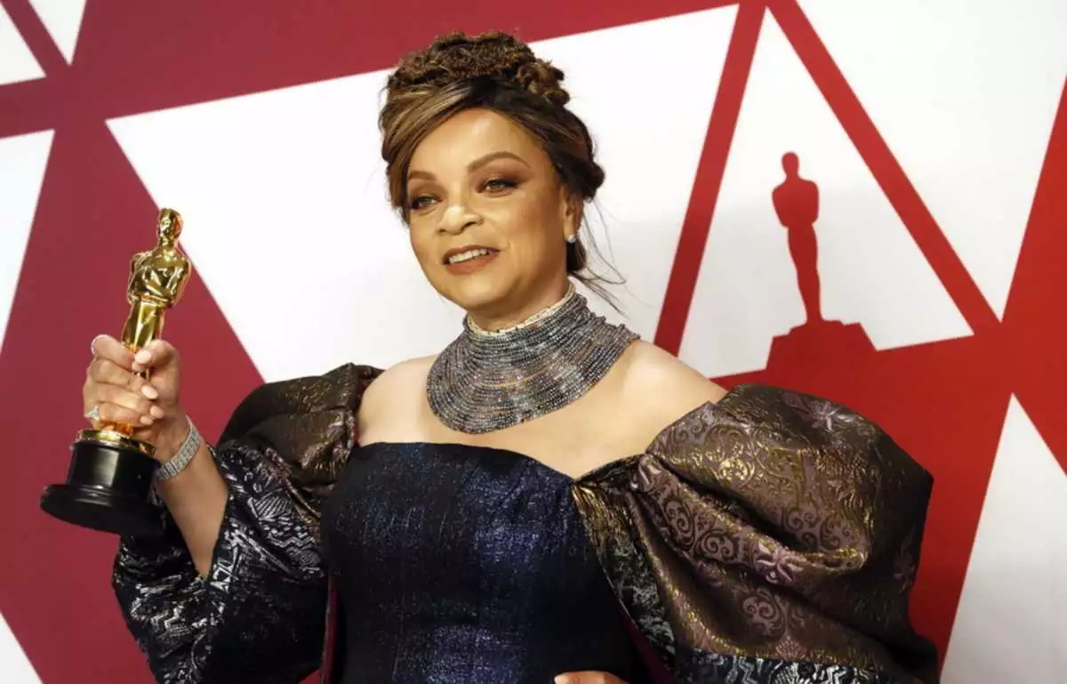 Ρουθ Ε Κάρτερ: η πρώτη Αφροαμερικανίδα ενδυματολόγος που κερδίζει δύο Όσκαρ