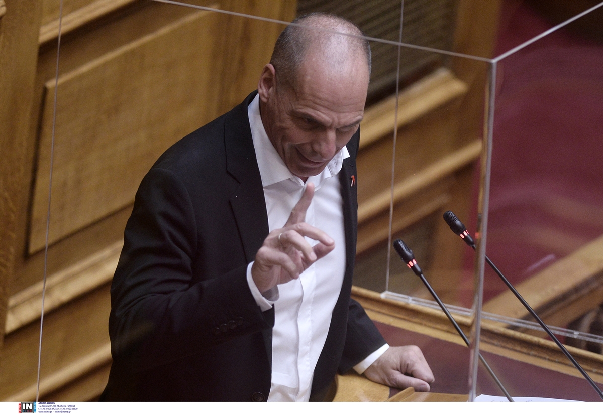 Γ. Βαρουφάκης: Συνεχίζεται η προσπάθεια της ολιγαρχίας που κάνει τα πάντα ιδιωτικά