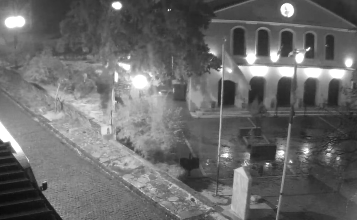 Χιονίζει στα προάστια της Θεσσαλονίκης (Video)
