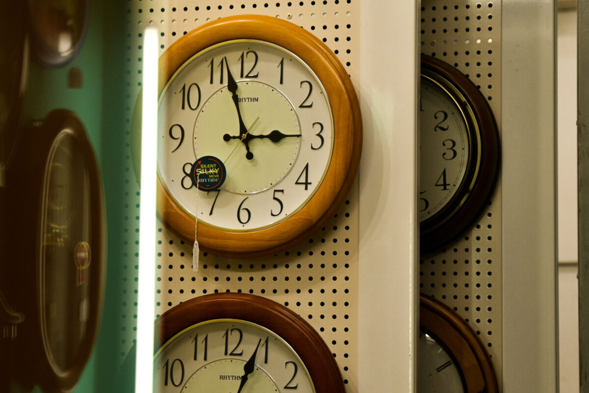 Πότε γυρνάμε μια ώρα μπροστά τα ρολόγια