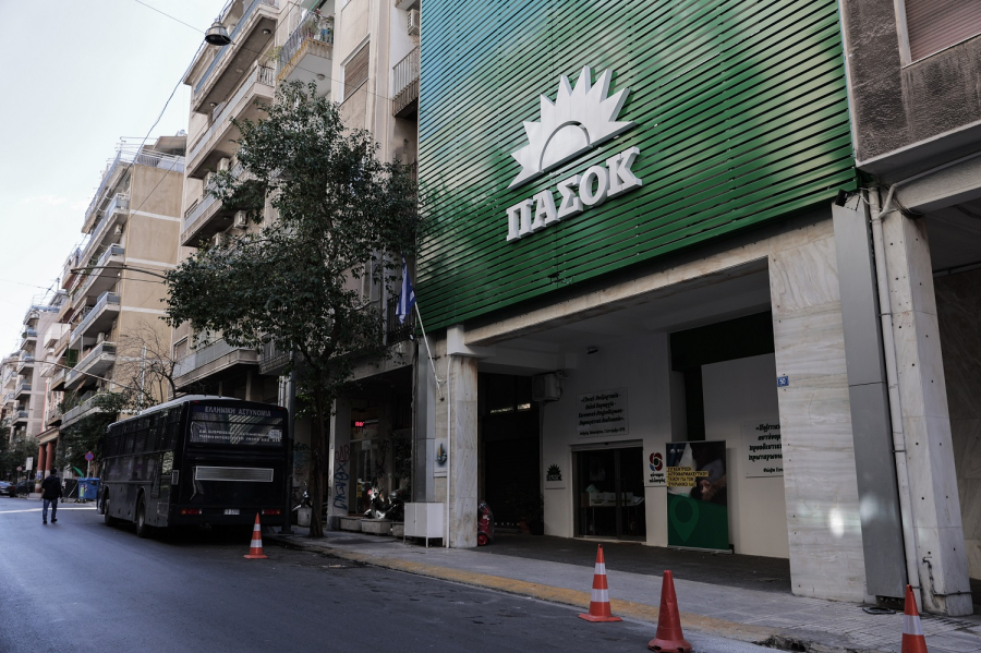 Ο «πολακισμός» στέλνει κόσμο στο ΠΑΣΟΚ…
