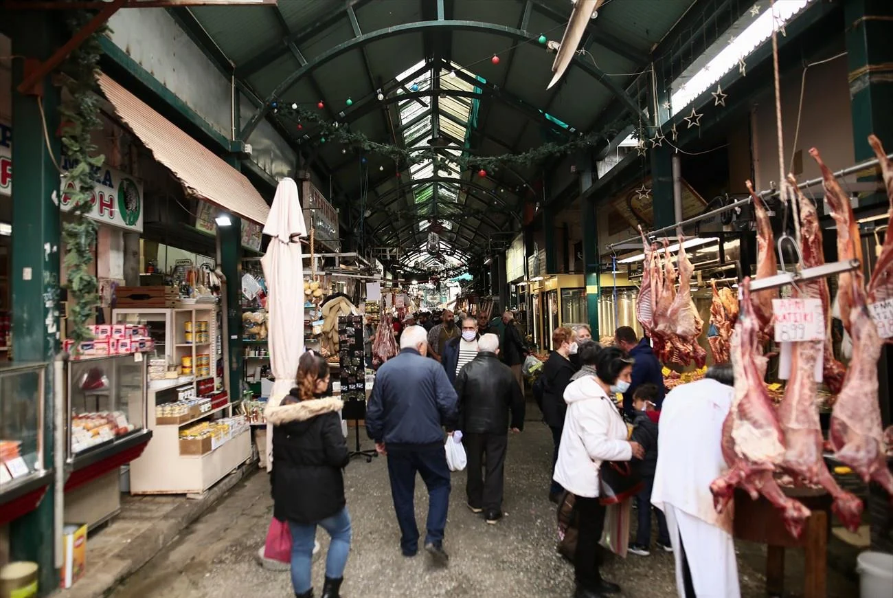 Αγορά Πάσχα: Αυξάνεται σταδιακά η κίνηση για τα ψώνια στο Καπάνι της Θεσσαλονίκης
