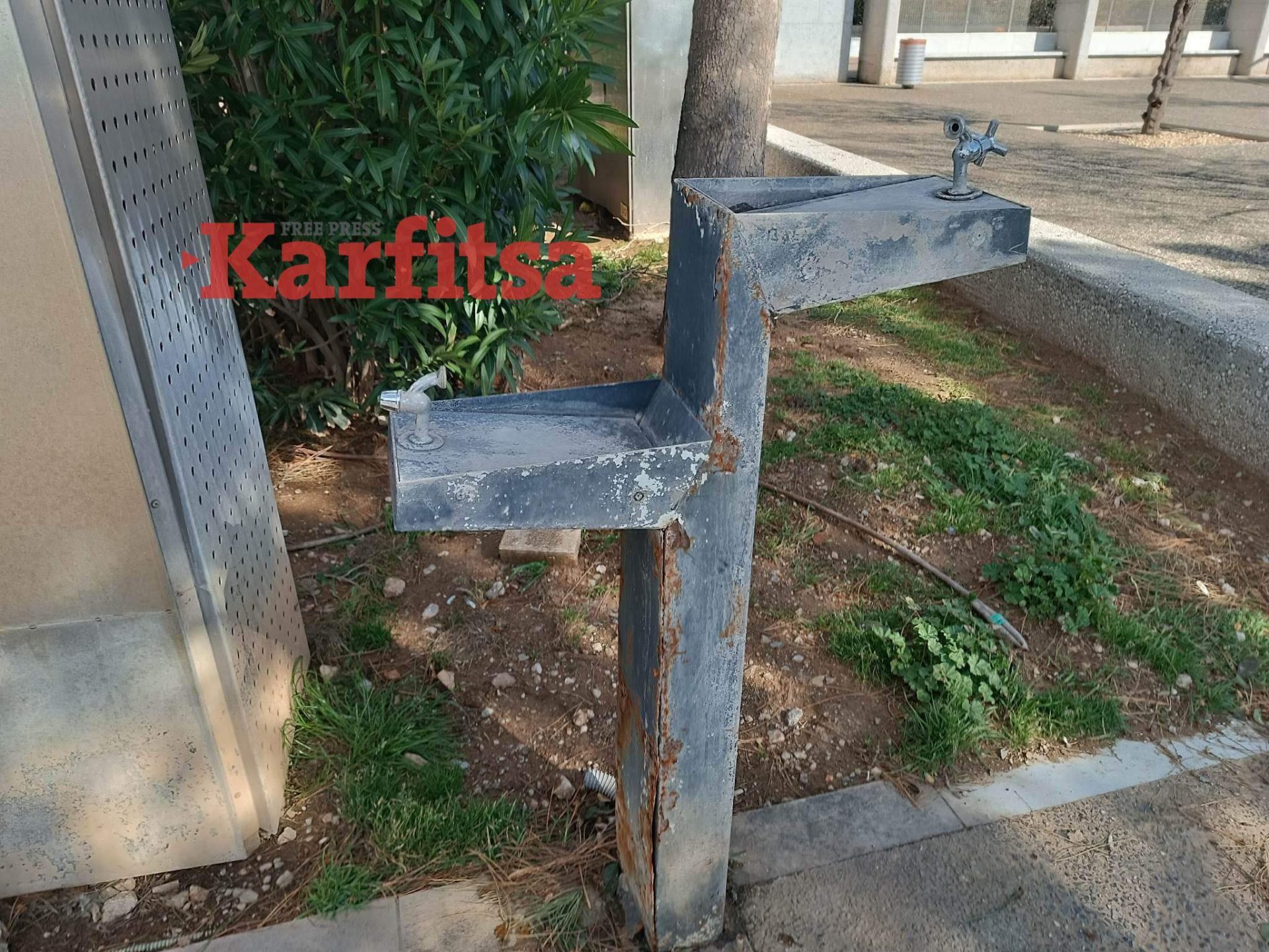 Θεσσαλονίκη: Κατεστραμμένες οι βρύσες στη Νέα Παραλία  (ΦΩΤΟ)