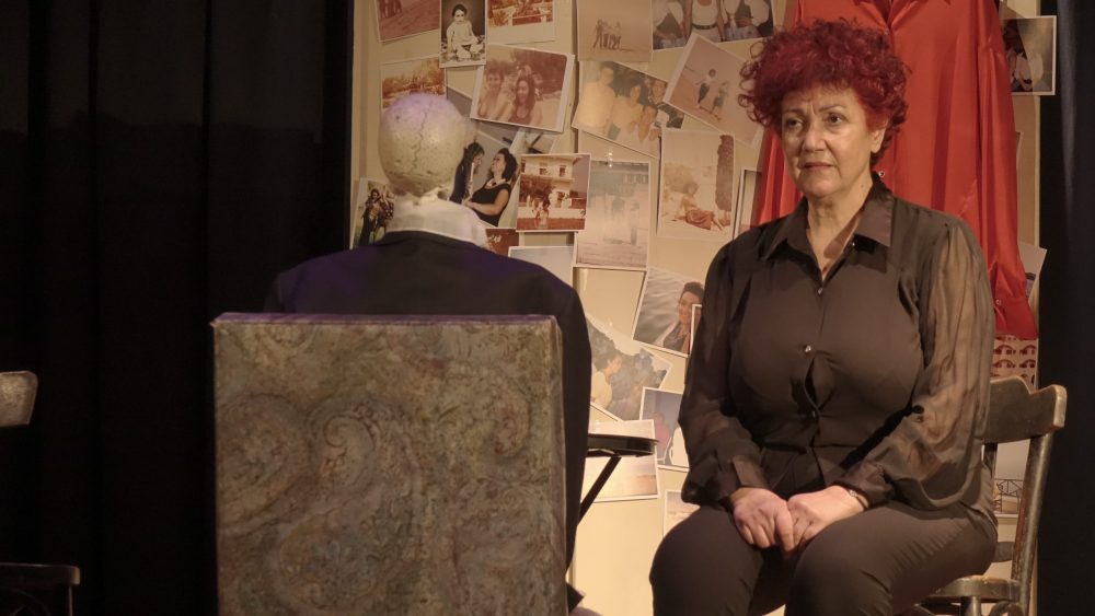 «Γυναίκα μόνη» στο Θέατρο Μαίωτρον