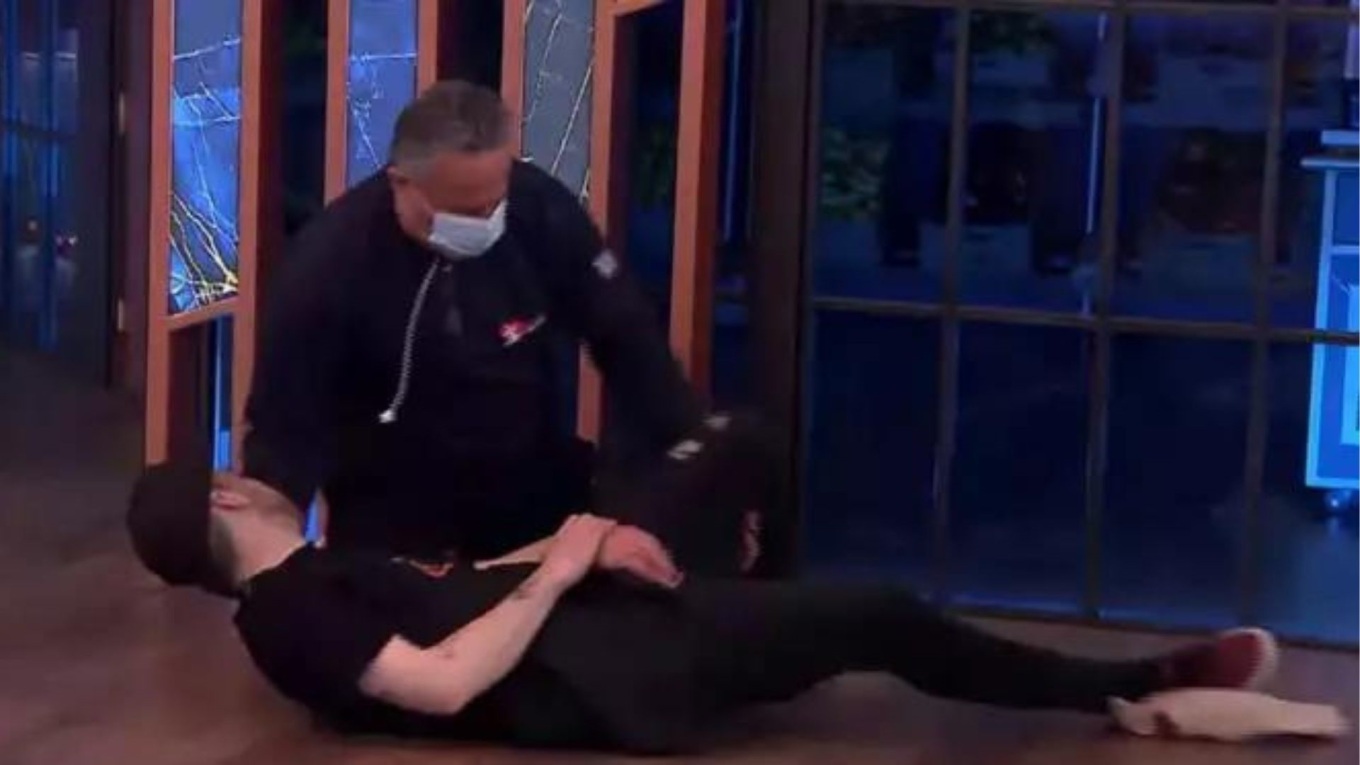 MasterChef: Παίκτης κόπηκε και λιποθύμησε στη θέα του αίματος (Video)