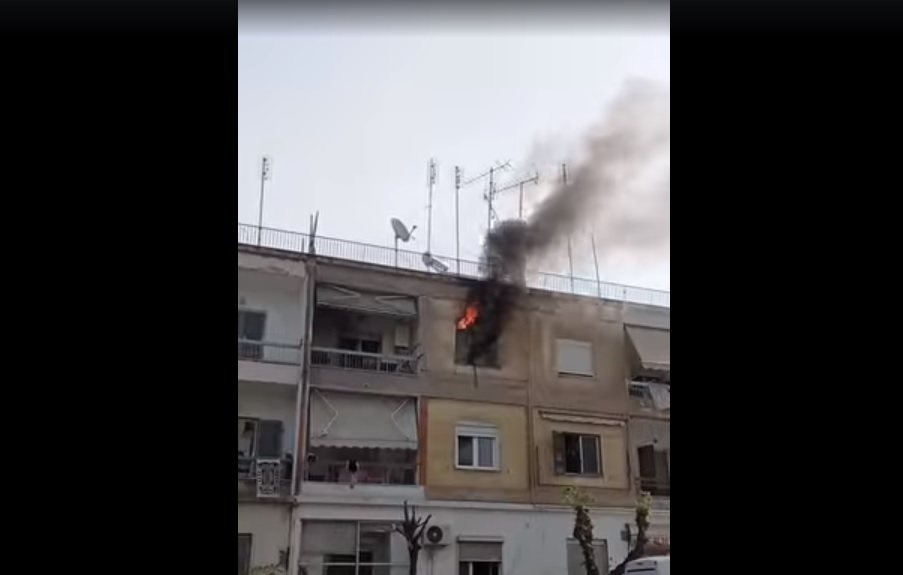 Θεσσαλονίκη: Φωτιά σε διαμέρισμα στην Καλαμαριά (Video)