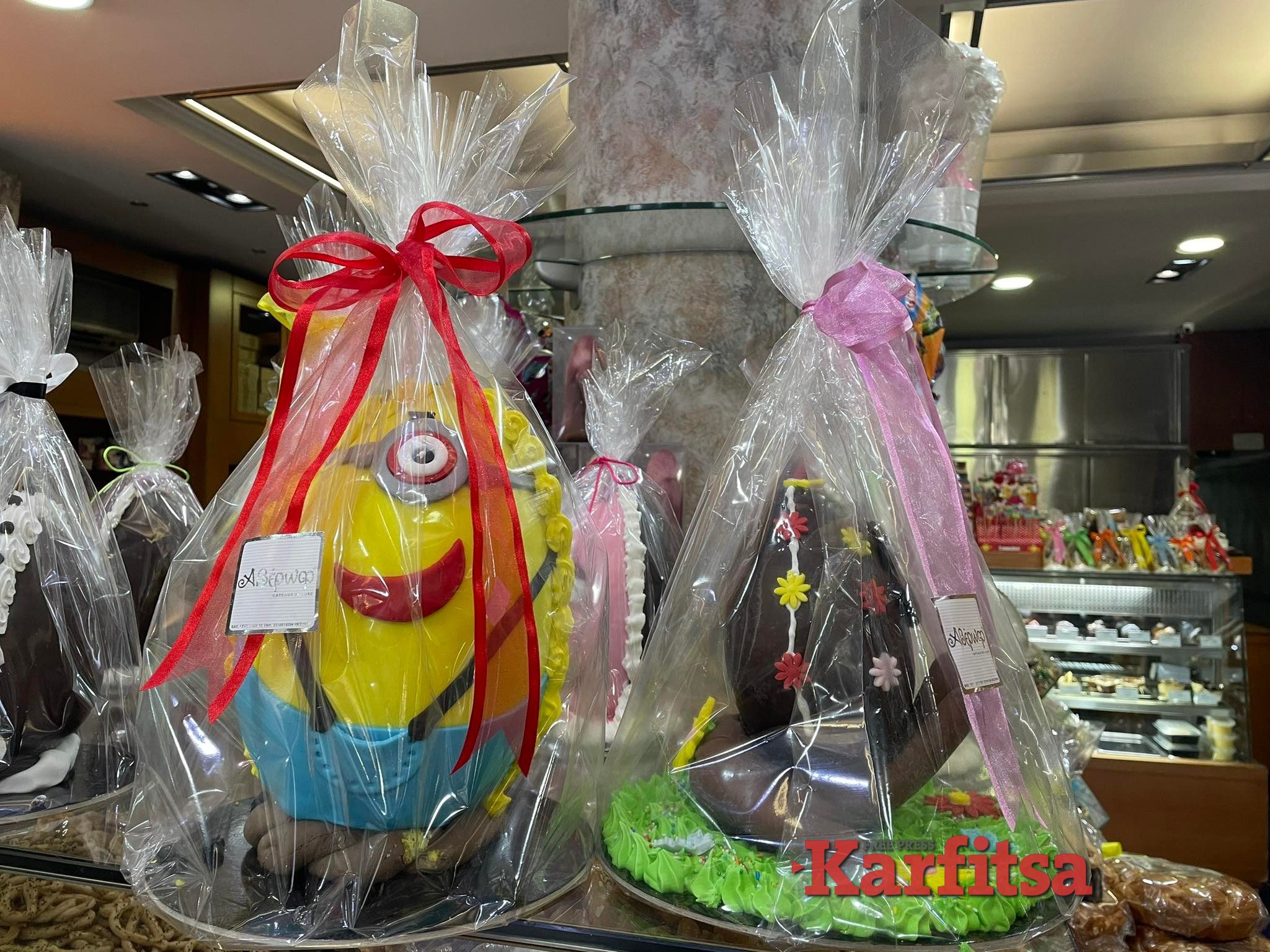 Η Θεσσαλονίκη «ψηφίζει» τσουρέκι και… αβγά με εντυπωσιακά σχέδια (ΦΩΤΟ)