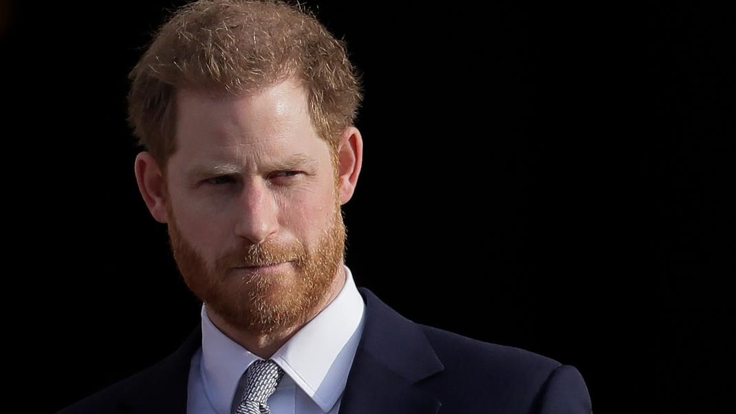 Βρετανία: Εφημερίδα ταμπλόιντ ζητεί συγγνώμη από τον πρίγκιπα Χάρι για υποκλοπή του τηλεφώνου του