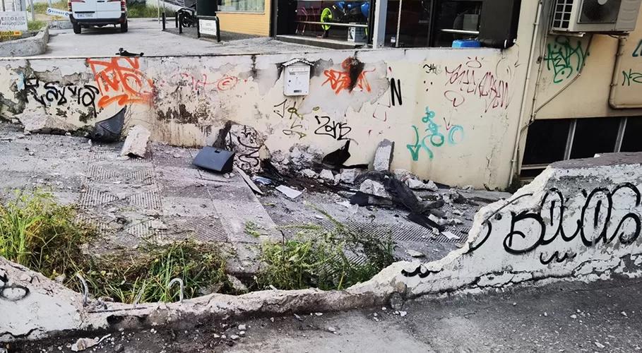 Σοβαρό τροχαίο τα ξημερώματα στην Αγία Παρασκευή – Στο νοσοκομείο ο οδηγός