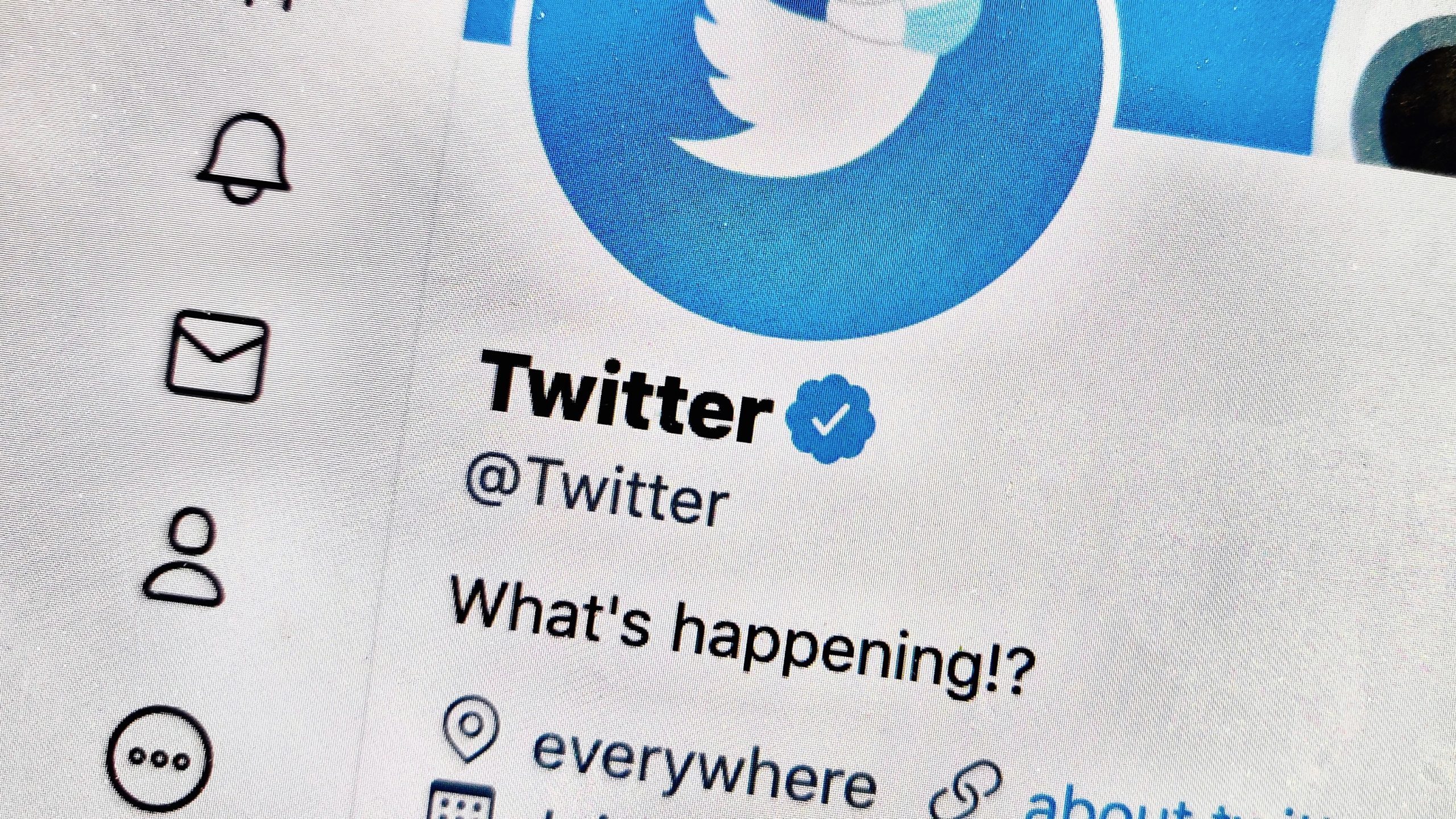Το Twitter αφαιρεί τα παλιά «μπλε τικ» – διακριτικό εγκυρότητας και αυθεντικότητας