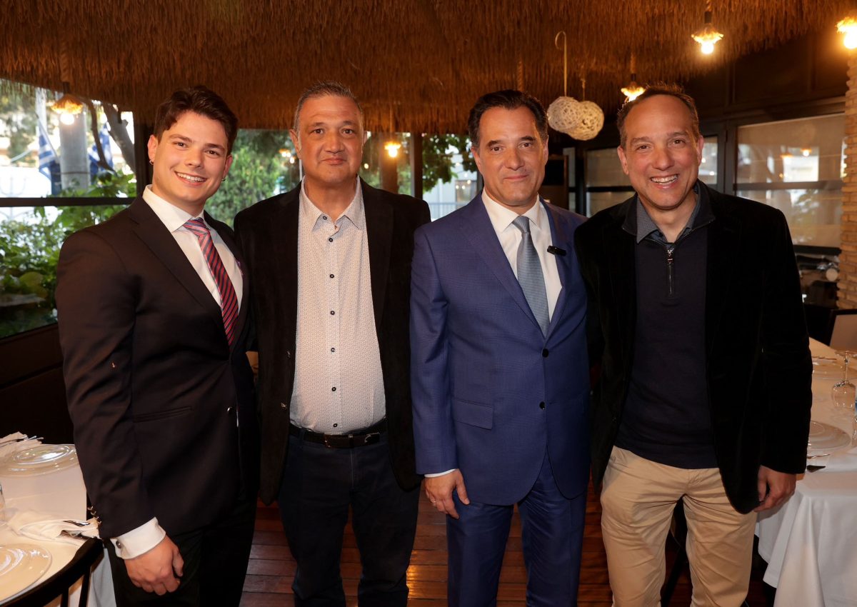 Ο Γεωργιάδης μας συστήνει την οικογένεια «επί το έργον»