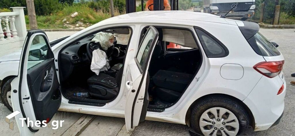 Καβάλα: Αυτοκίνητο με μετανάστες συγκρούστηκε με φορτηγό – Επτά άτομα στο νοσοκομείο (φωτο)