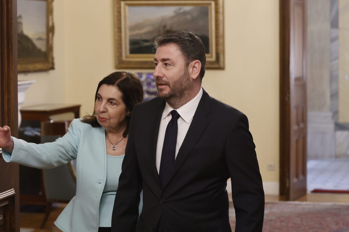 Ανδρουλάκης για υπηρεσιακή κυβέρνηση: ΥΠΕΞ και ΥΠΑΜ να έχουν γνώση των χαρτοφυλακίων