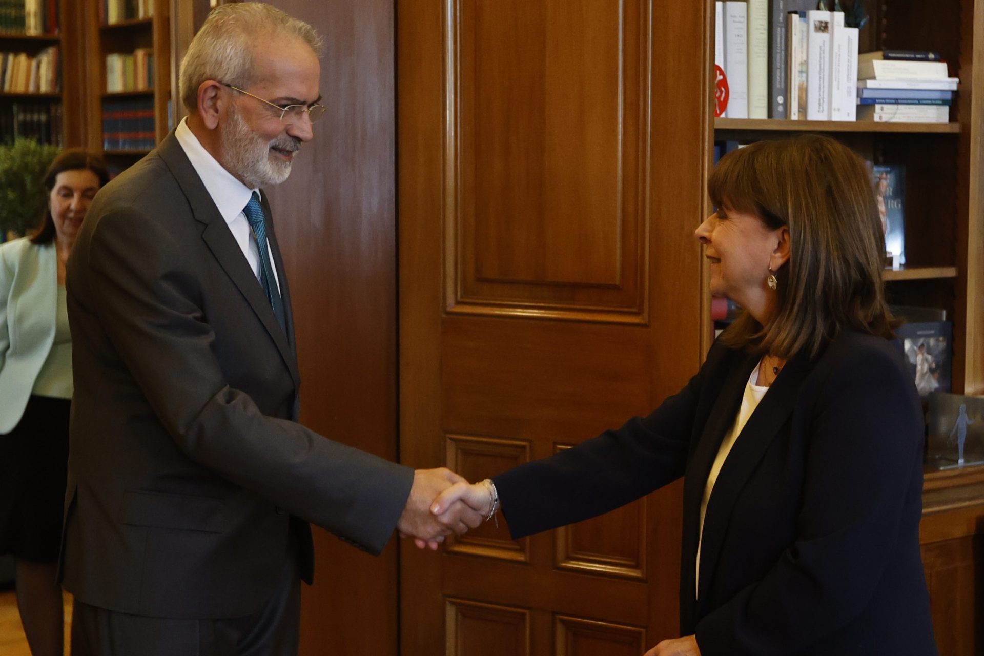 Ο Ιωάννης Σαρμάς αναλαμβάνει υπηρεσιακός πρωθυπουργός -Έλαβε εντολή από την ΠτΔ