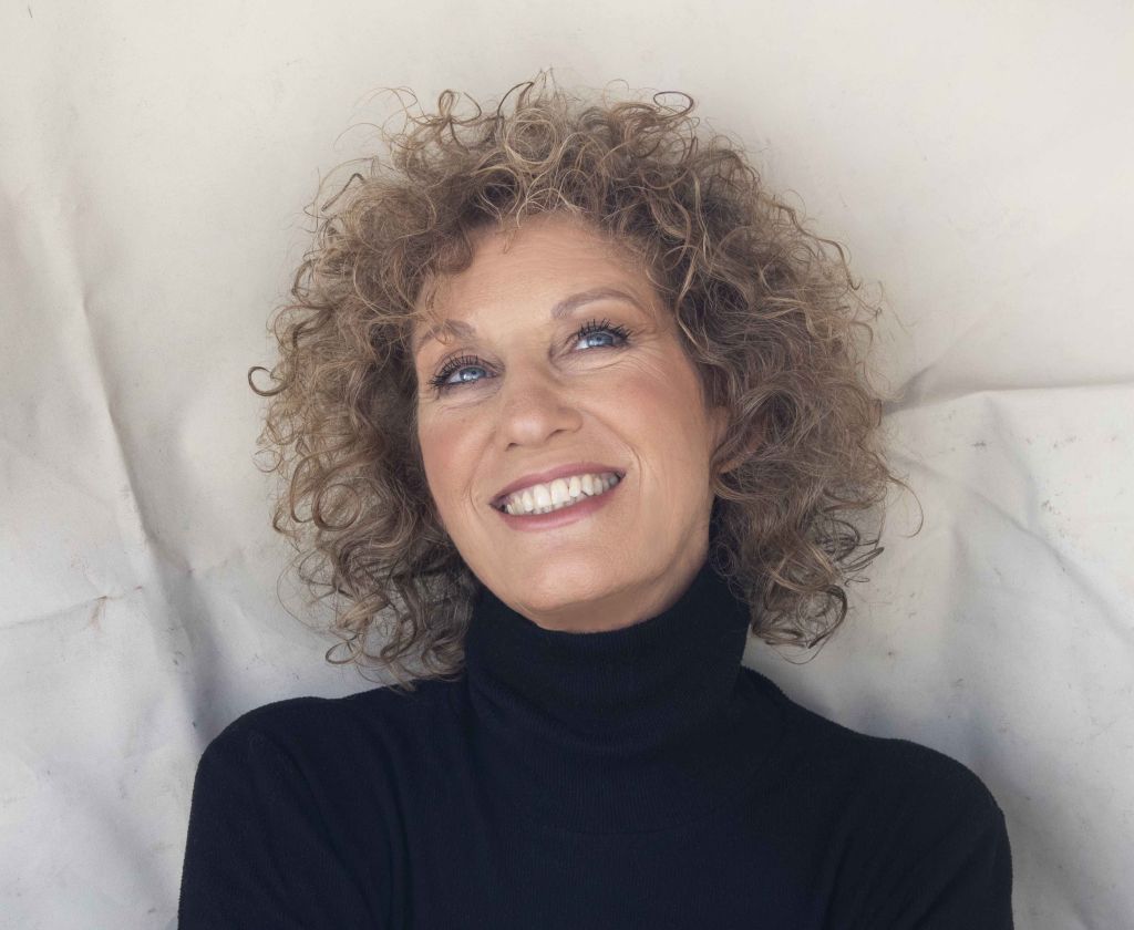 Αννέτα Παπαθανασίου: Γεμίζω περηφάνια όταν βλέπω πόσα μπορούν να δημιουργήσουν από το τίποτα οι ηθοποιοί