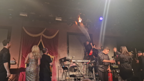 Θεσσαλονίκη: Φωτιά στην σκηνή που τραγουδάει η Νατάσα Θεοδωρίδου και ο Γιώργος Κακοσαίος – (ΦΩΤΟ+Video)