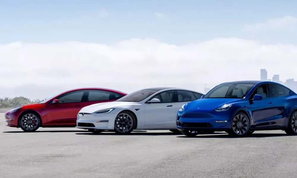 Kολοτούμπα Μάσκ: Ξεκινάμε διαφημίσεις για Tesla