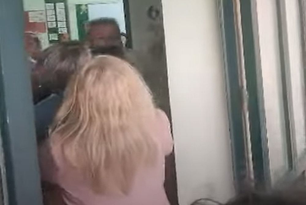 Εκλογικό μαλλιοτράβηγμα! (Video)