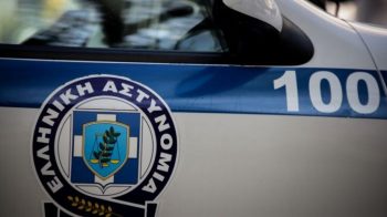 Θεσσαλονίκη: Βολίδα από πυροβόλο όπλο καρφώθηκε στον ουρανό του αυτοκινήτου της ενώ οδηγούσε