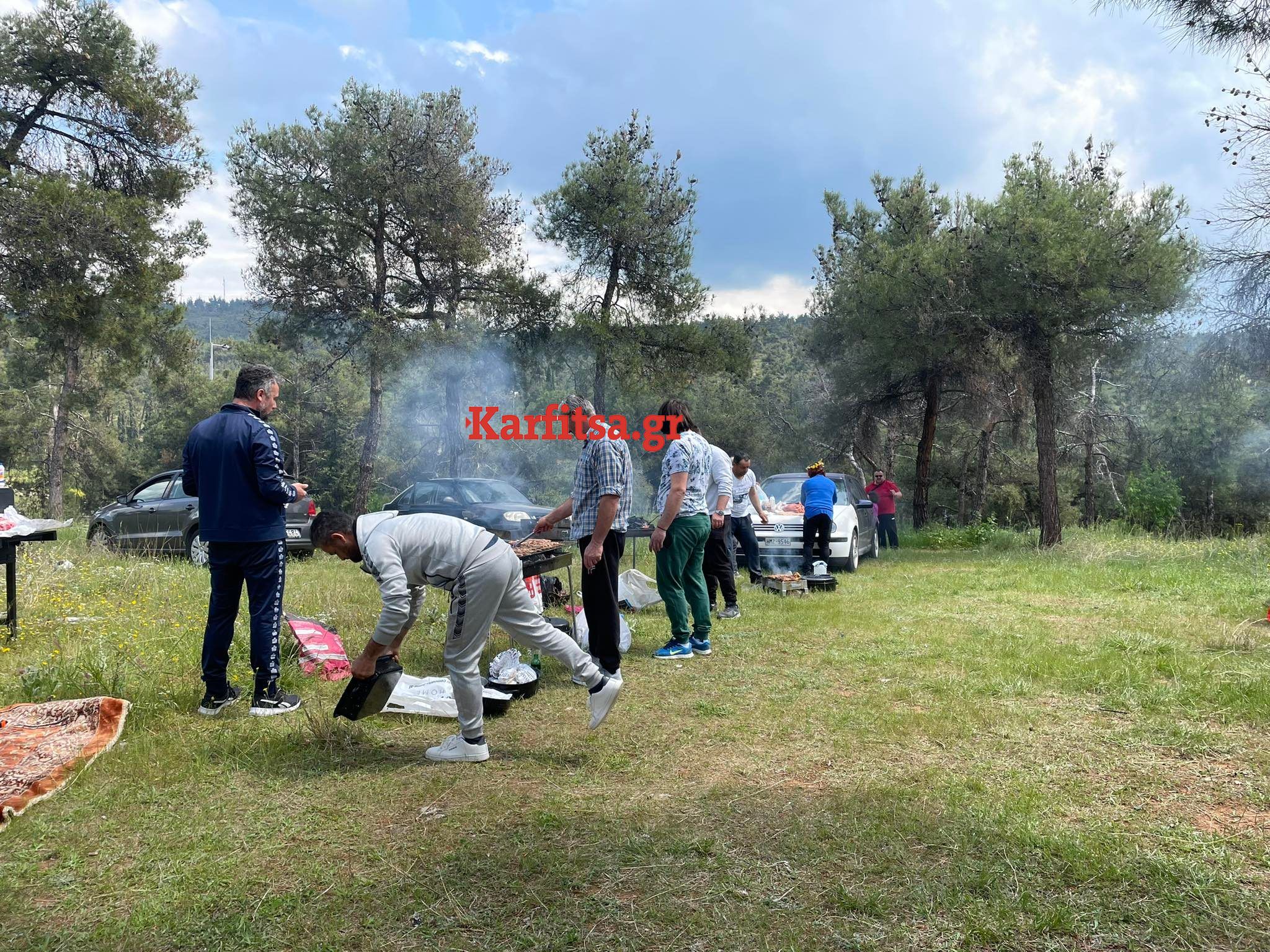 Θεσσαλονίκη: Ψηστήρι υπό… βροχή στο Σειχ Σου (ΦΩΤΟ)