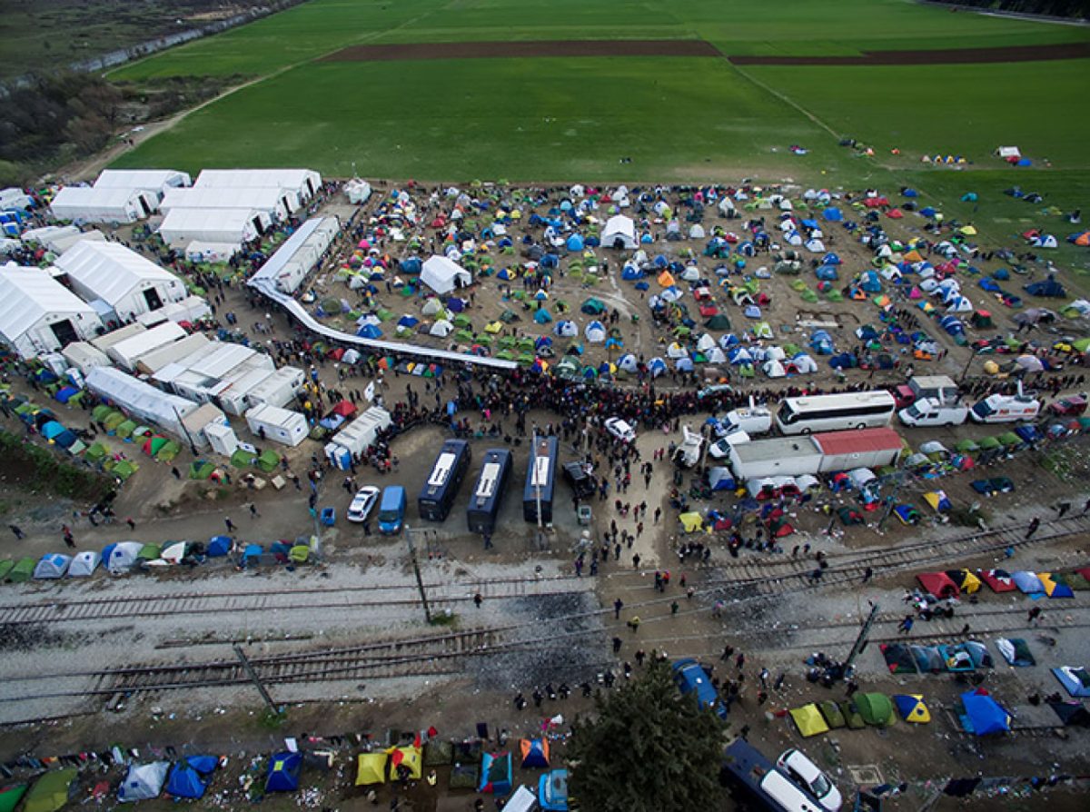 «Πυρά» ΝΔ κατά ΣΥΡΙΖΑ και Μουζάλα: Επαίρονται για τα κολαστήρια της Μόριας και της Ειδομένης