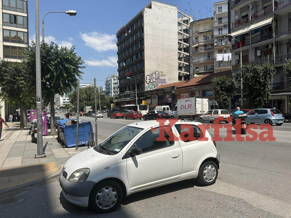 Θεσσαλονίκη: Πάρκαρε στη μέση του δρόμου και εξαφανίστηκε (ΦΩΤΟ+Video)
