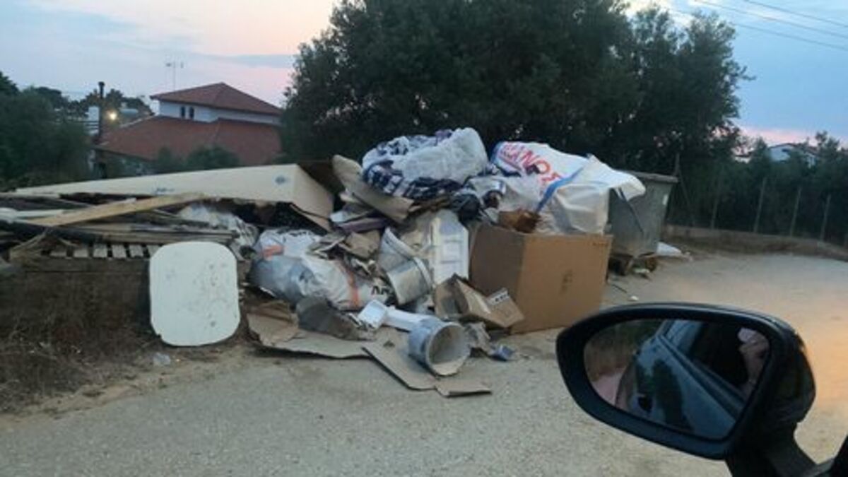 Χαλκιδική: «Παρακαλάμε για να μαζέψει ο Δήμος τα σκουπίδια» (ΦΩΤΟ)