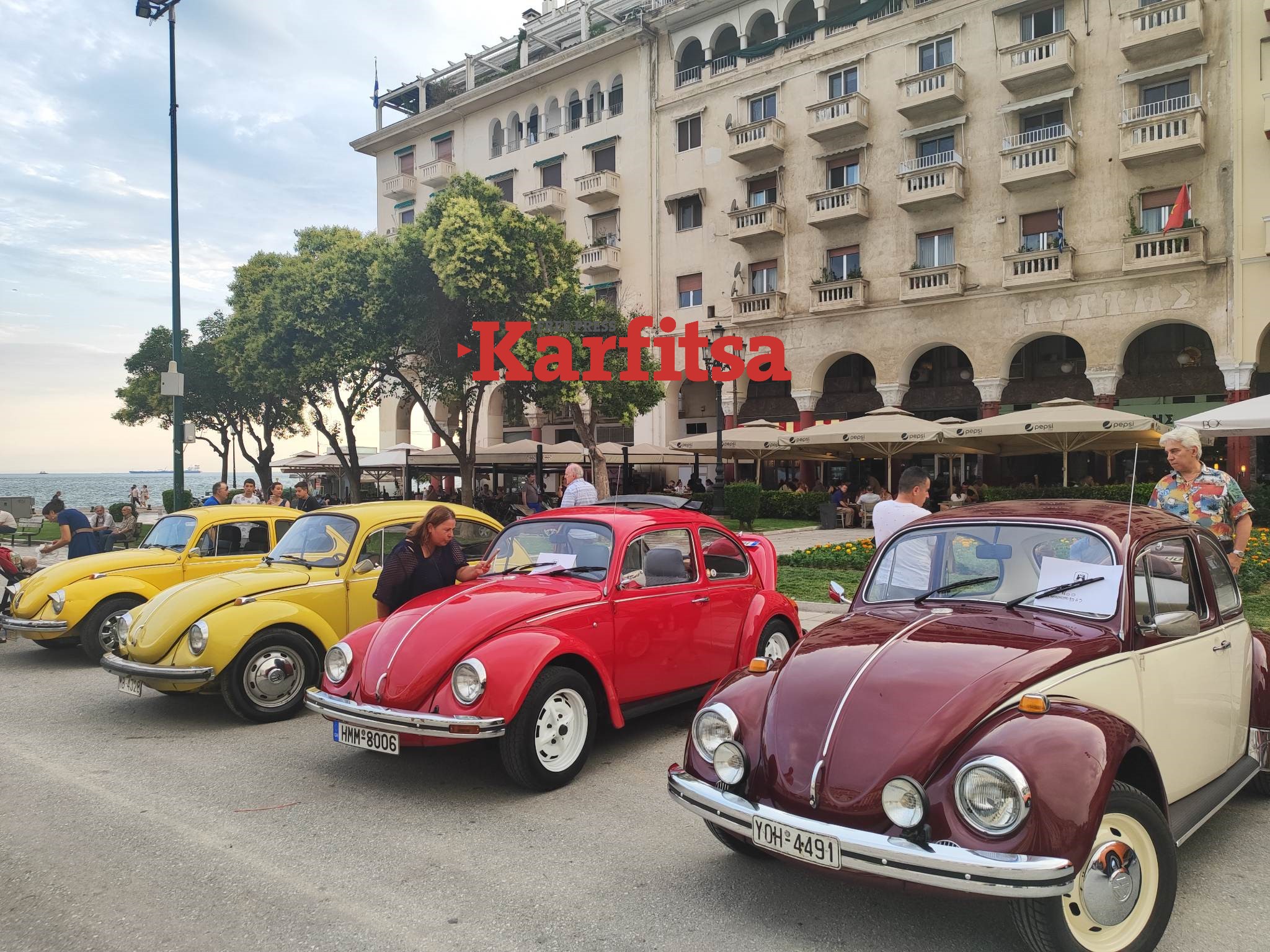 Θεσσαλονίκη: «Σκαραβαίοι» αράζουν στην πλατεία Αριστοτέλους (ΦΩΤΟ+Video)