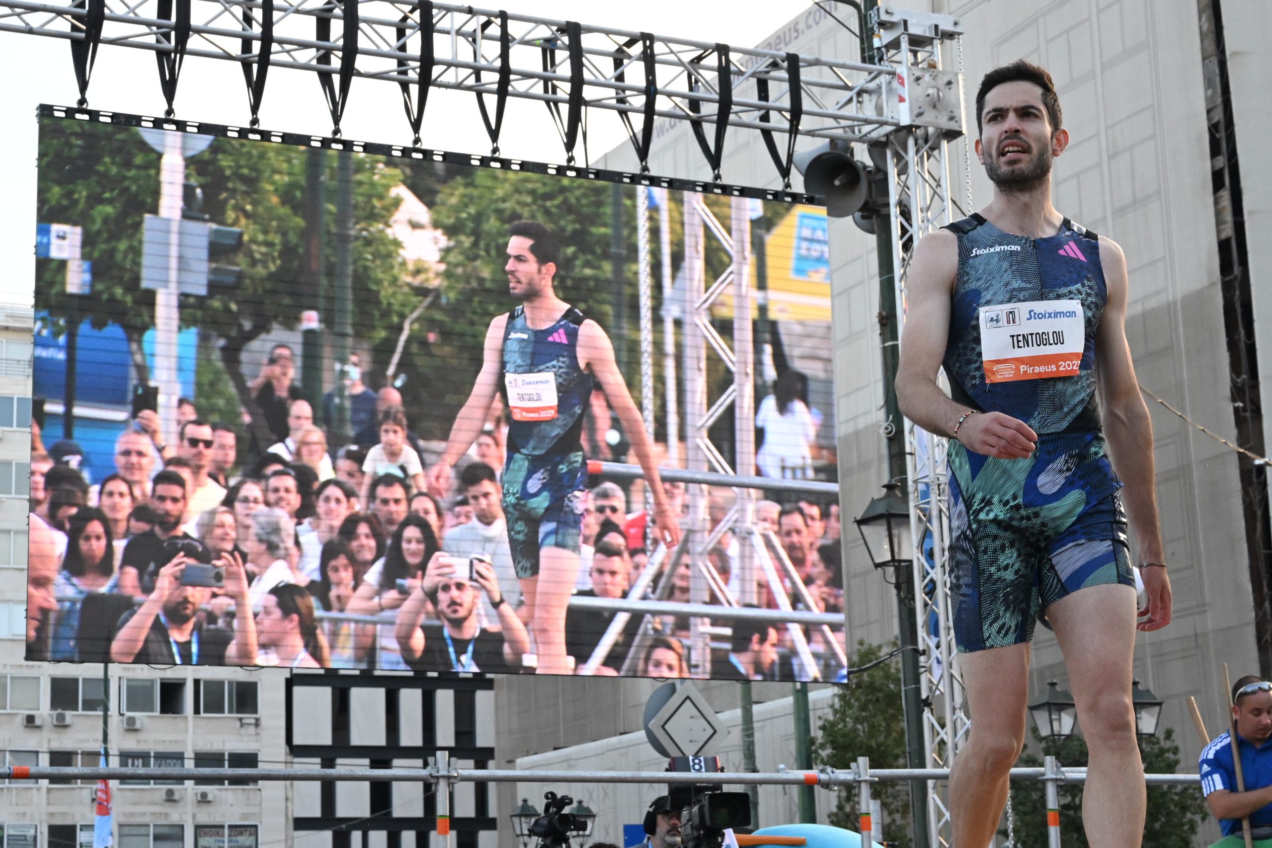 Μίλτος Τεντόγλου: Πρώτος στο Piraeus Street Long Jump με άλμα στα 8,24