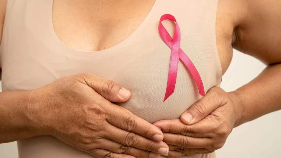 Η άγνωστη σχέση της καρδιοπάθειας με τον καρκίνο του μαστού