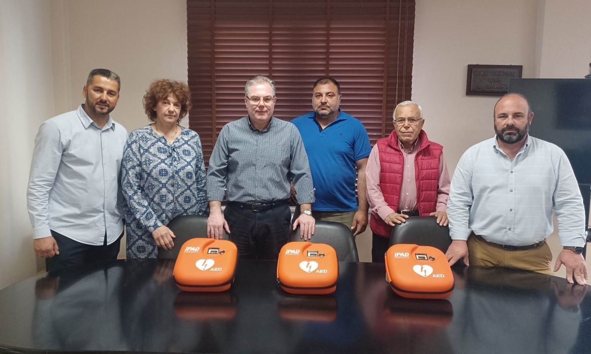 Δ. Χαλκηδόνος: Με 40 απινιδωτές στη μάχη για την αντιμετώπιση αιφνίδιων καρδιακών επεισοδίων