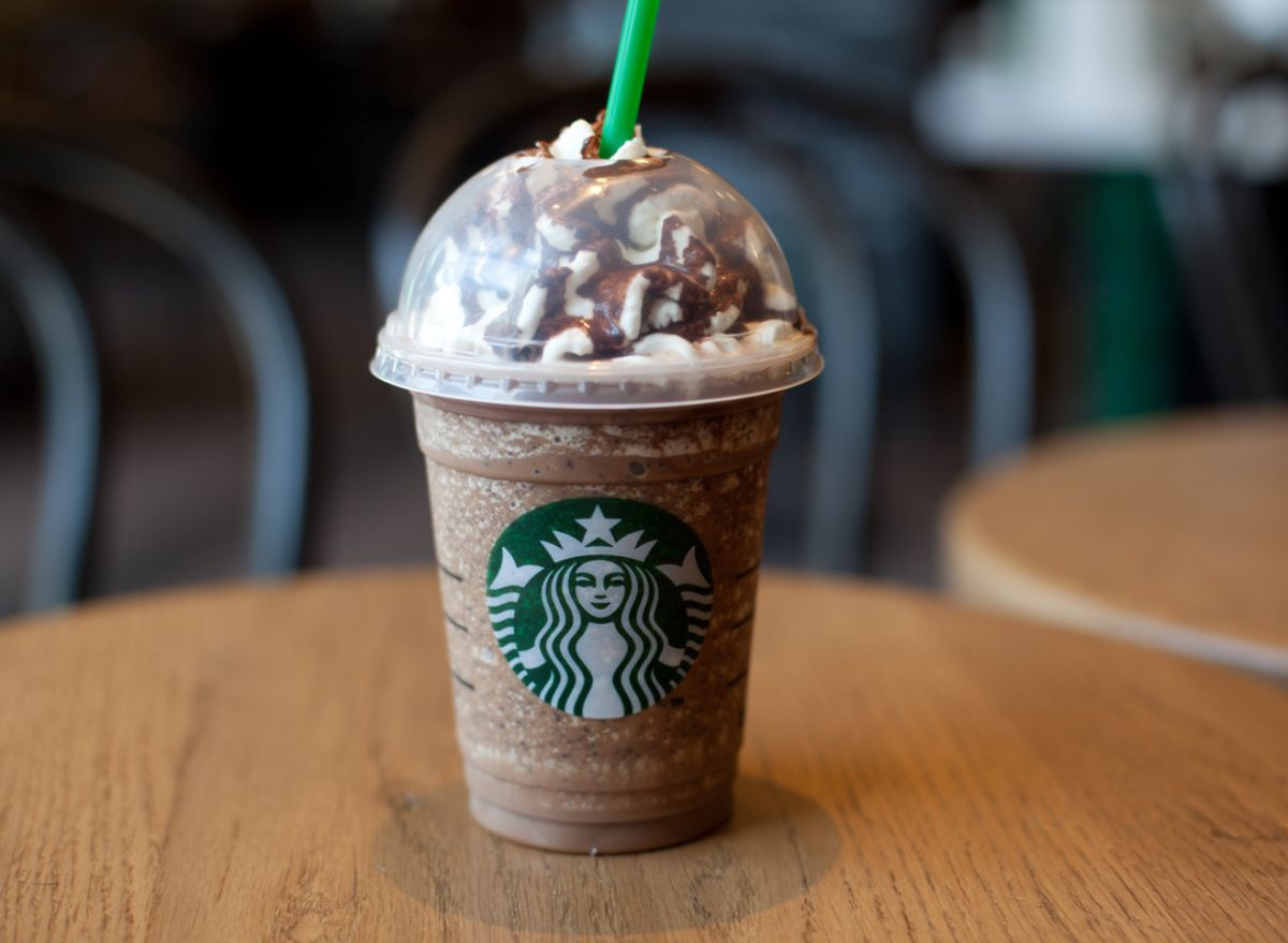 Αποζημιώση «μαμούθ» από την Starbucks σε υπάλληλο που απολύθηκε λόγω φυλετικών διακρίσεων