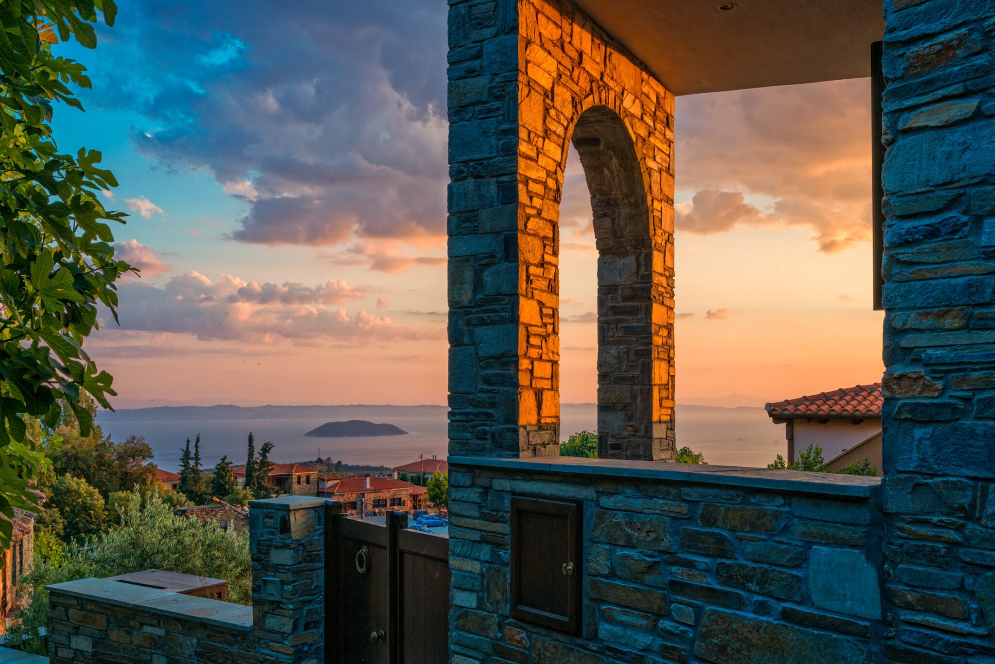 Παρθενώνας, Παλιά Νικήτη, Άγιος Νικόλαος: Τρία χωριά-στολίδια της Χαλκιδικής