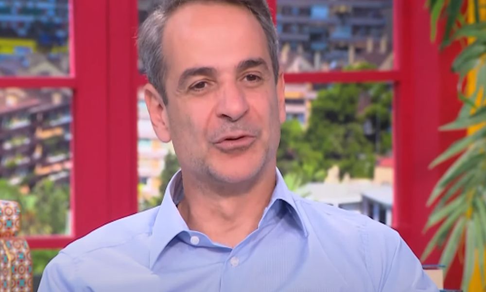 Κυριάκος Μητσοτάκης: Δοκιμάζει ντολμαδάκια on air (Video)