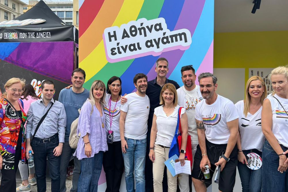 Κλιμάκιο της ΝΔ επισκέφθηκε περίπτερα του Athens Pride (ΦΩΤΟ)