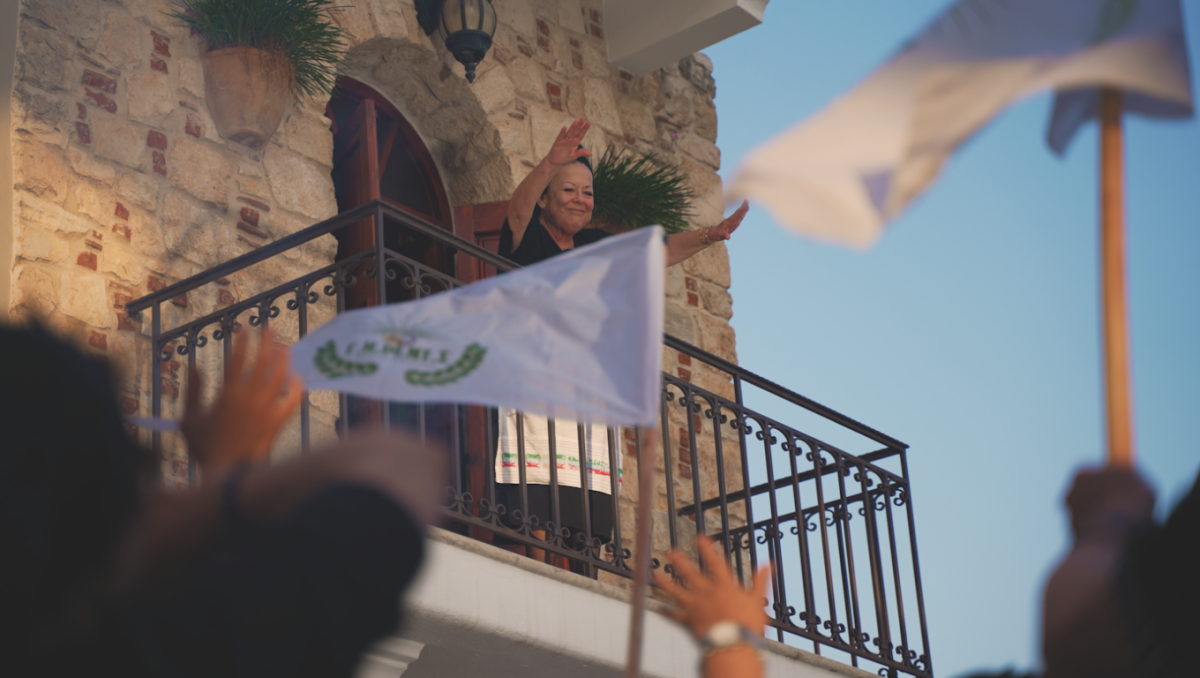 Γέλια μέχρι δακρύων: Οι viral γιαγιάδες της Κρήτης ξαναχτυπούν με το κόμμα «Γ.Κ.ΡΙ.ΝΤ.Σ» (Video)