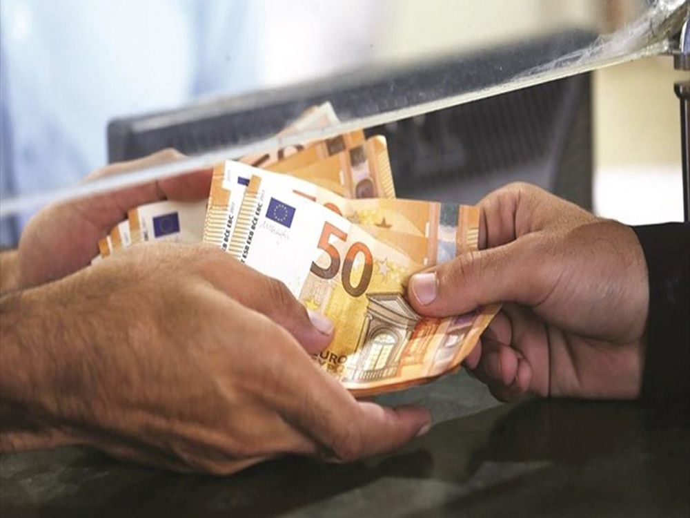 Κατώτατος μισθός πάνω από 800 ευρώ την 1η Απριλίου