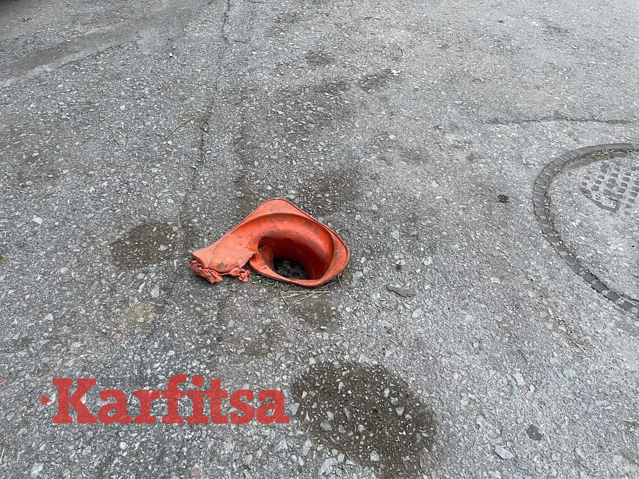 Θεσσαλονίκη: Άνοιξε τρύπα και έβαλαν κώνο για να… προειδοποιήσουν του διερχόμενους οδηγούς!