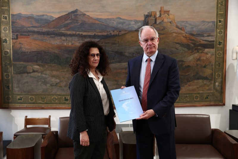 Στον Πρόεδρο της Βουλής επιδόθηκαν τα εκλογικά αποτελέσματα